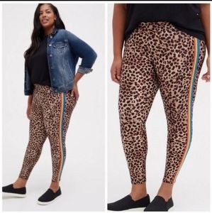 NWT TORRID 2X FULL LENGTH SIGNATURE WAIST LIQUID LEGGING-RAINBOW LEOPARD 2X NWT